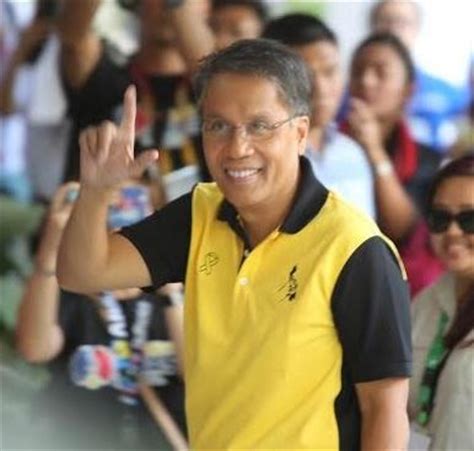 roxas scandal|VP Binay claims Mar Roxas has links to corruption.